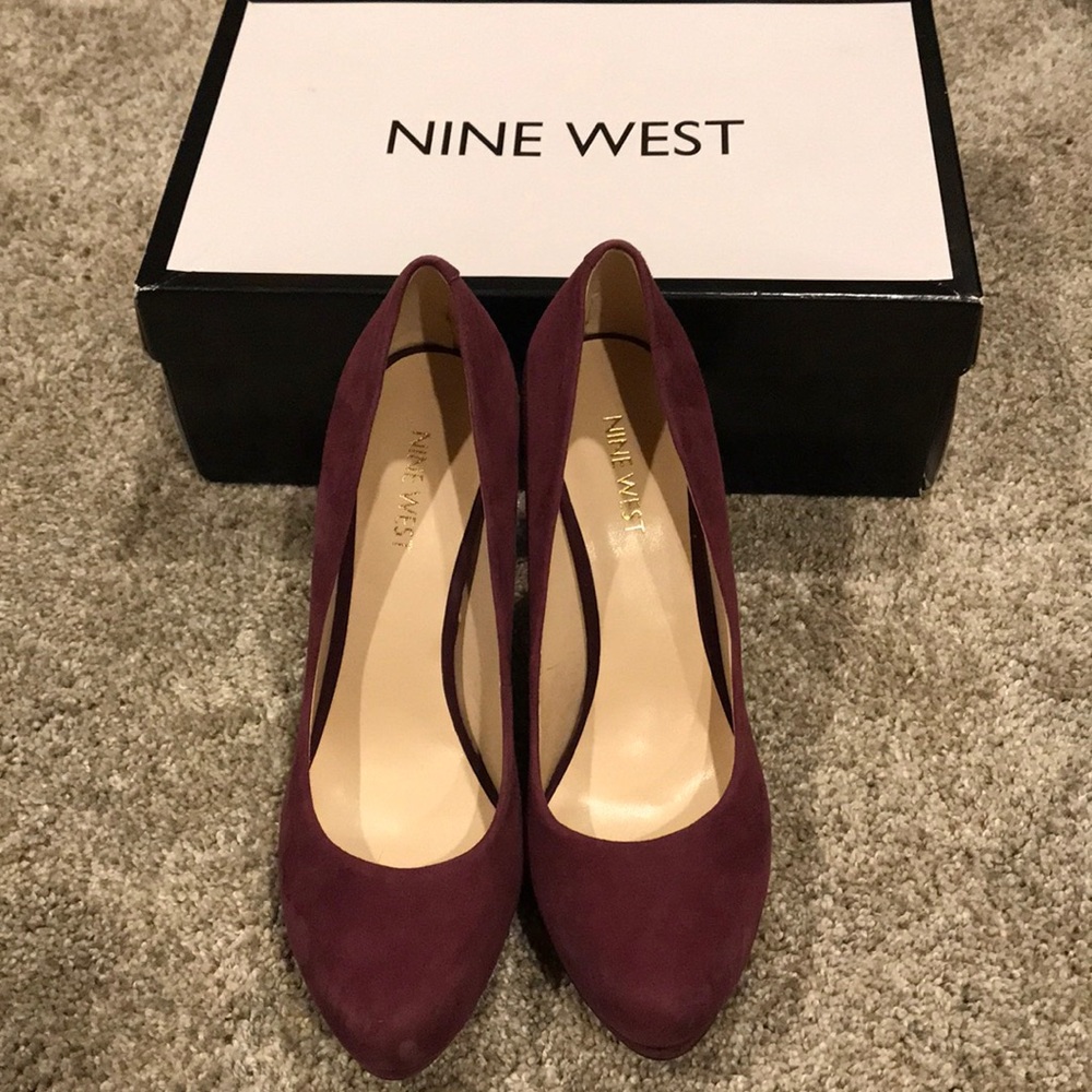 Nine West 7 1/2 M Dark Purple